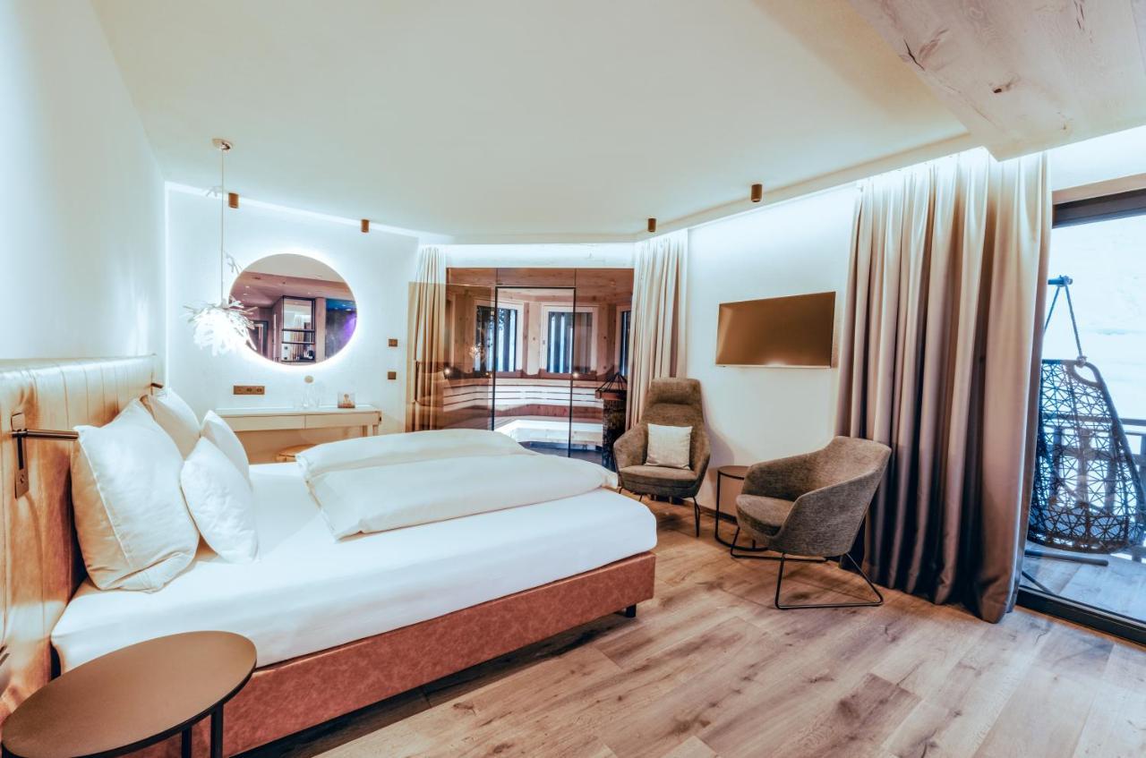 Zillergrundrock Luxury Mountain Resort Mayrhofen Exterior photo