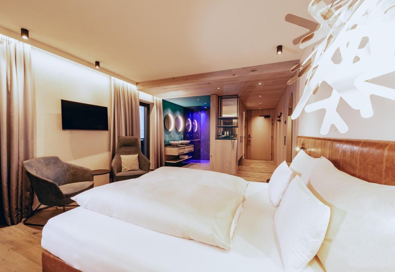 Zillergrundrock Luxury Mountain Resort Mayrhofen Exterior photo
