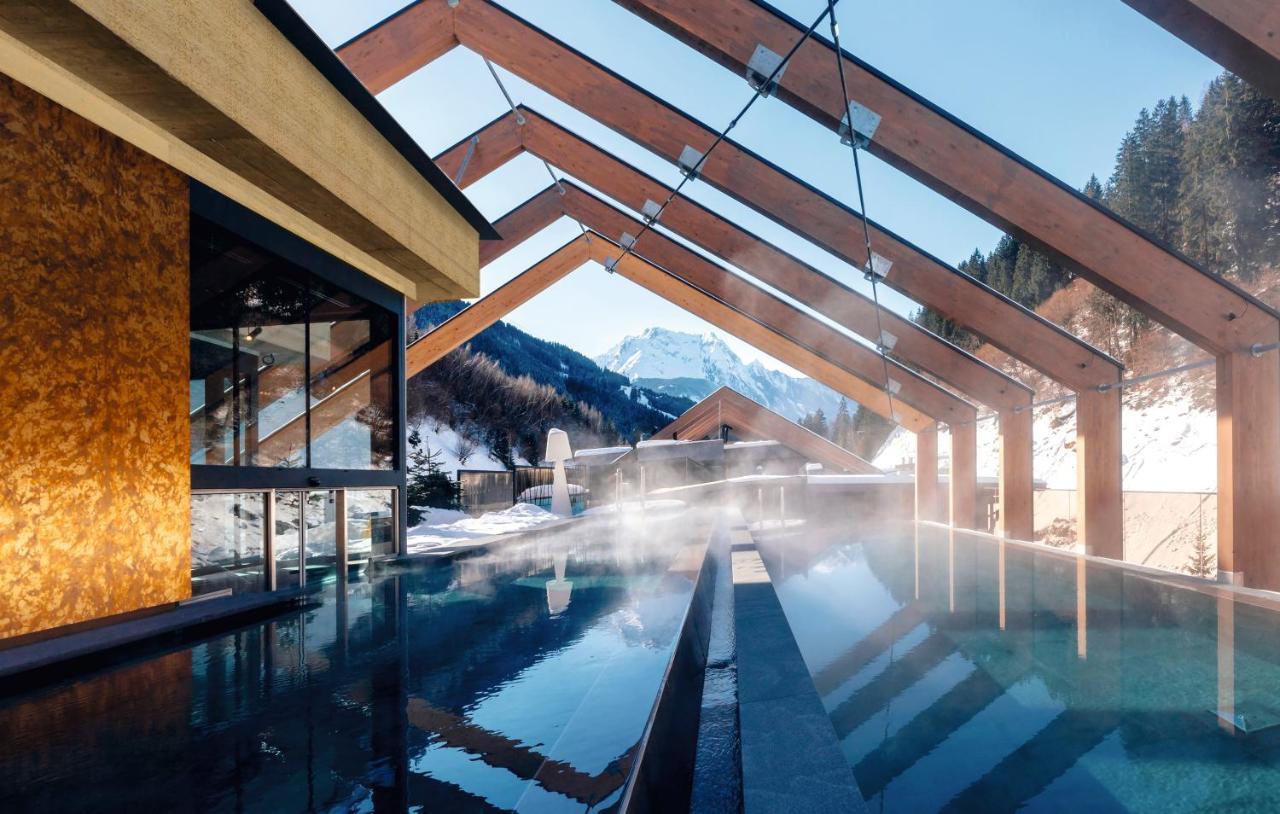 Zillergrundrock Luxury Mountain Resort Mayrhofen Exterior photo