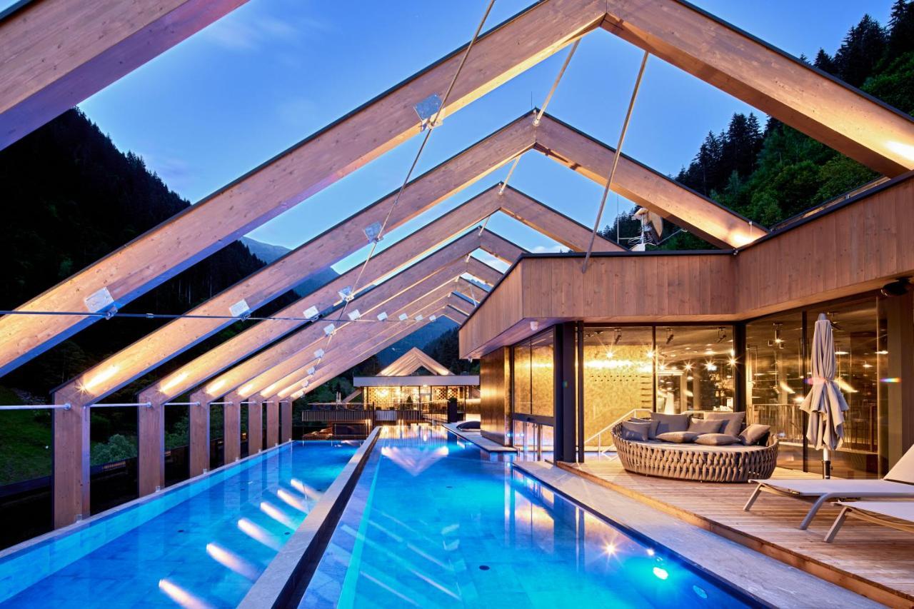 Zillergrundrock Luxury Mountain Resort Mayrhofen Exterior photo