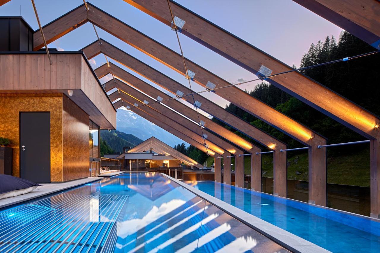 Zillergrundrock Luxury Mountain Resort Mayrhofen Exterior photo