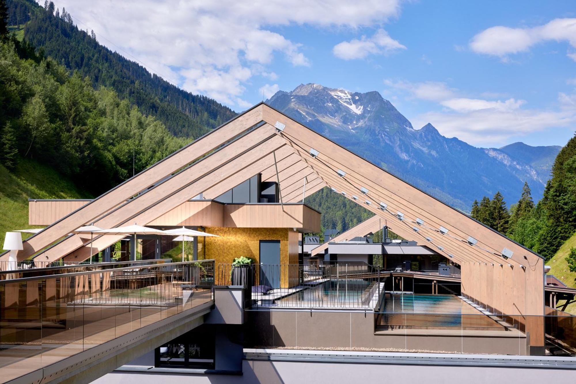 Zillergrundrock Luxury Mountain Resort Mayrhofen Exterior photo