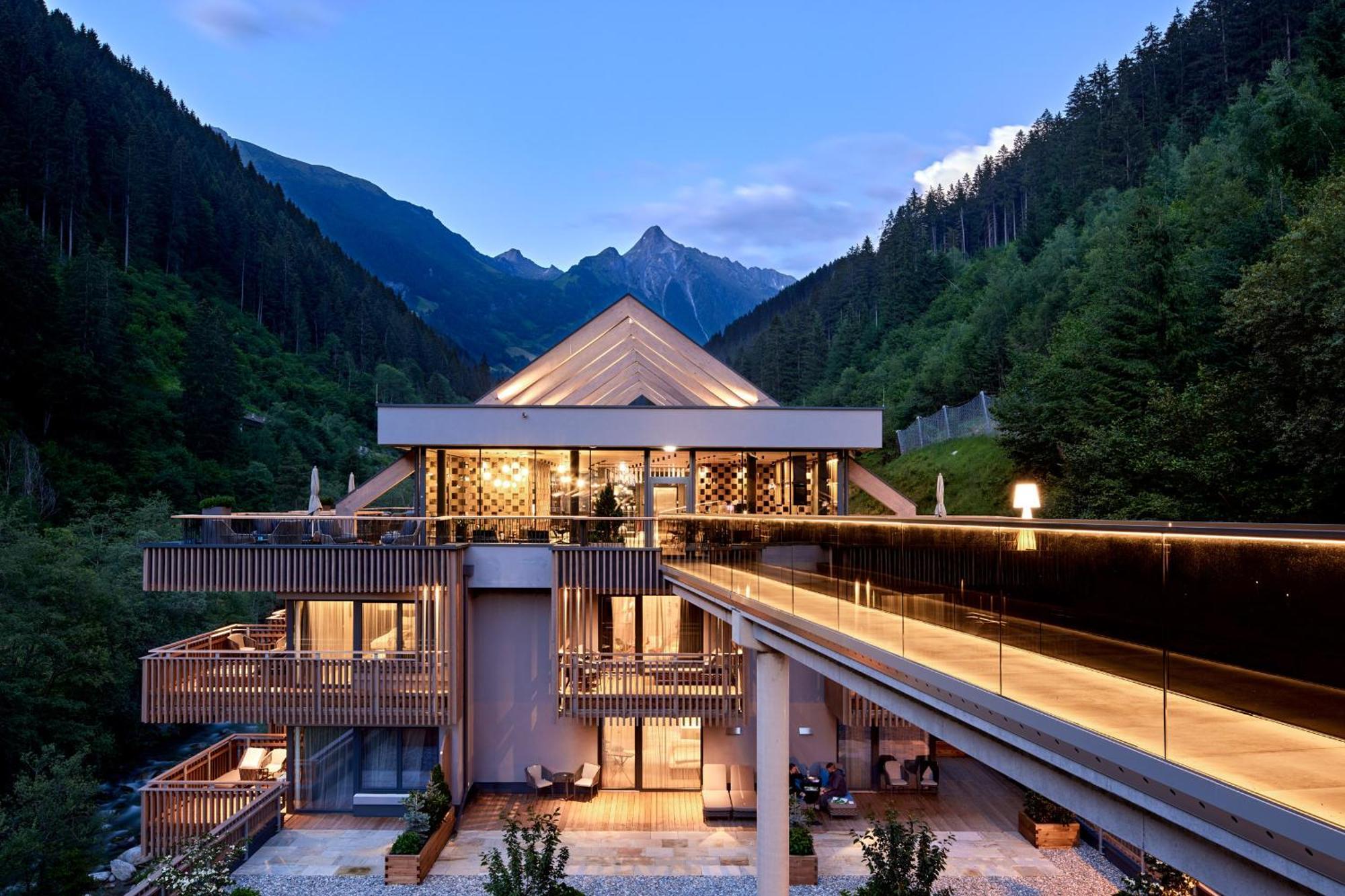 Zillergrundrock Luxury Mountain Resort Mayrhofen Exterior photo