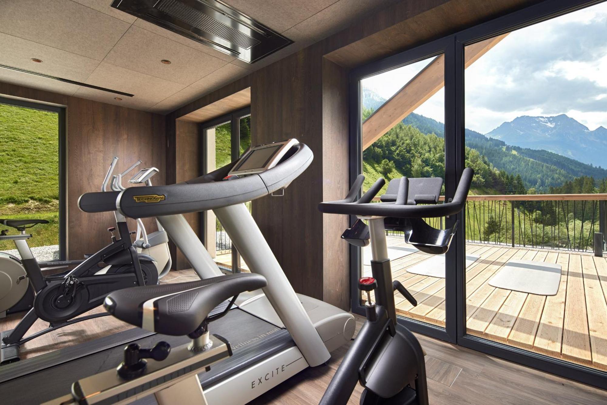 Zillergrundrock Luxury Mountain Resort Mayrhofen Exterior photo