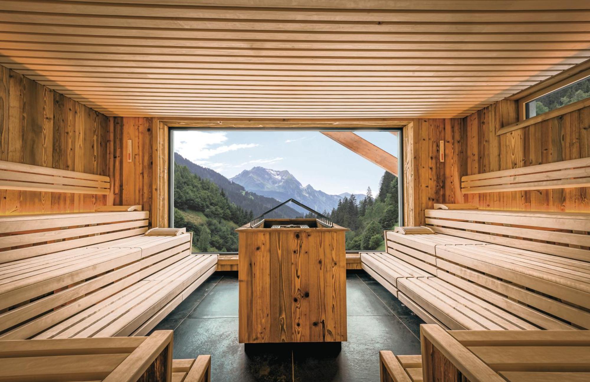 Zillergrundrock Luxury Mountain Resort Mayrhofen Exterior photo